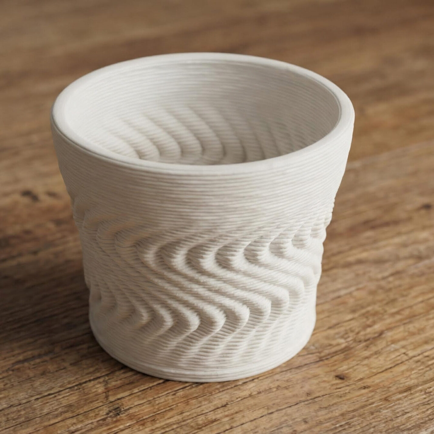 mała doniczka ceramiczna